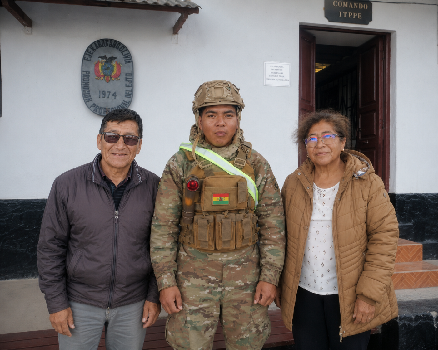 Equipamiento militar, botas y casco